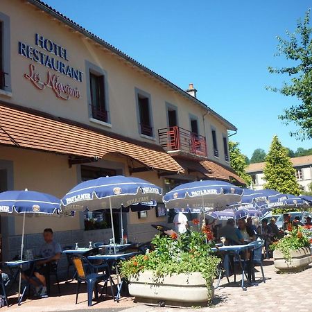 Les Negociants Hotel Pontgibaud Buitenkant foto